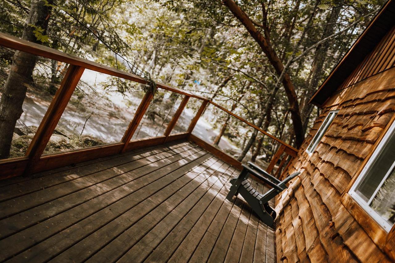 Page'S Resort & Marina Gabriola Extérieur photo