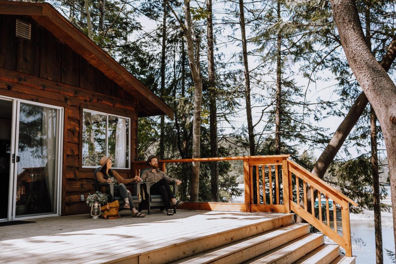 Page'S Resort & Marina Gabriola Extérieur photo
