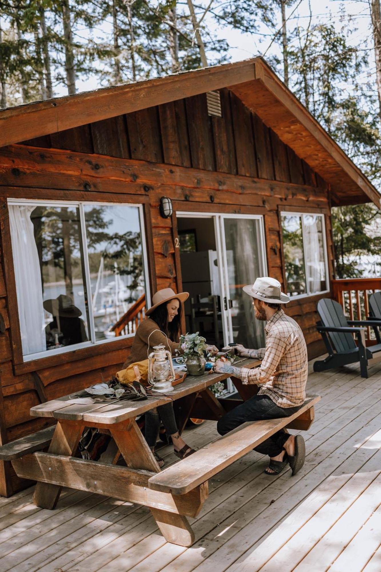 Page'S Resort & Marina Gabriola Extérieur photo